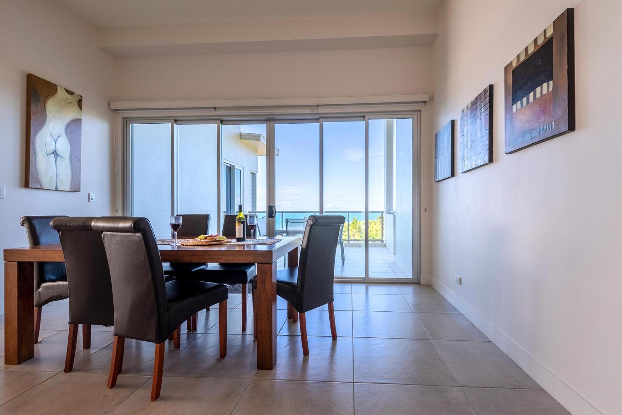 Coral Cove Apartments - Absolute Beachfront Resort Bowen Eksteriør bilde