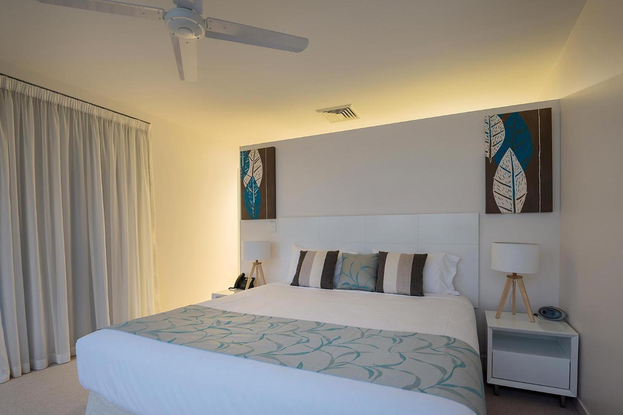 Coral Cove Apartments - Absolute Beachfront Resort Bowen Eksteriør bilde