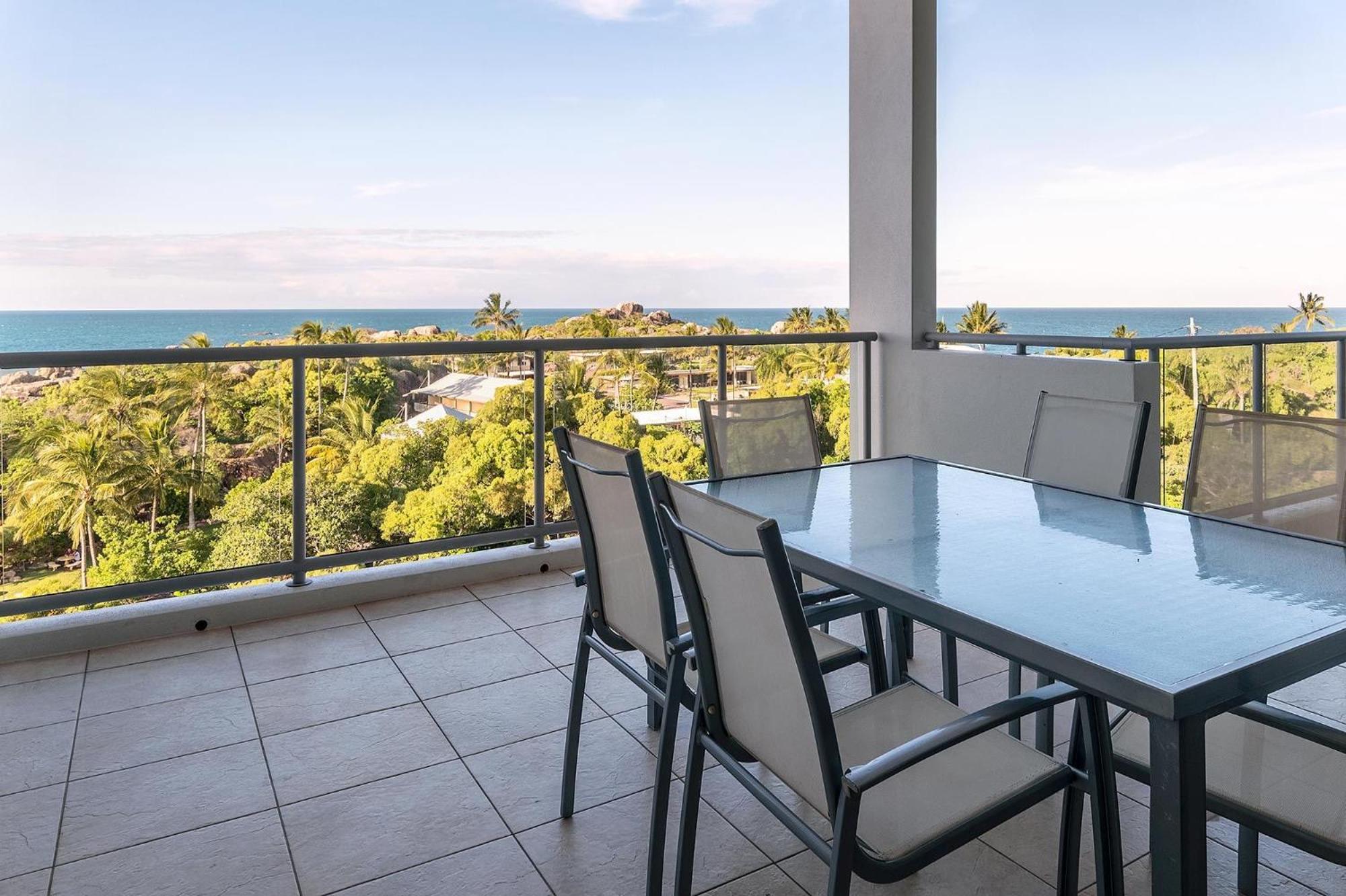 Coral Cove Apartments - Absolute Beachfront Resort Bowen Eksteriør bilde