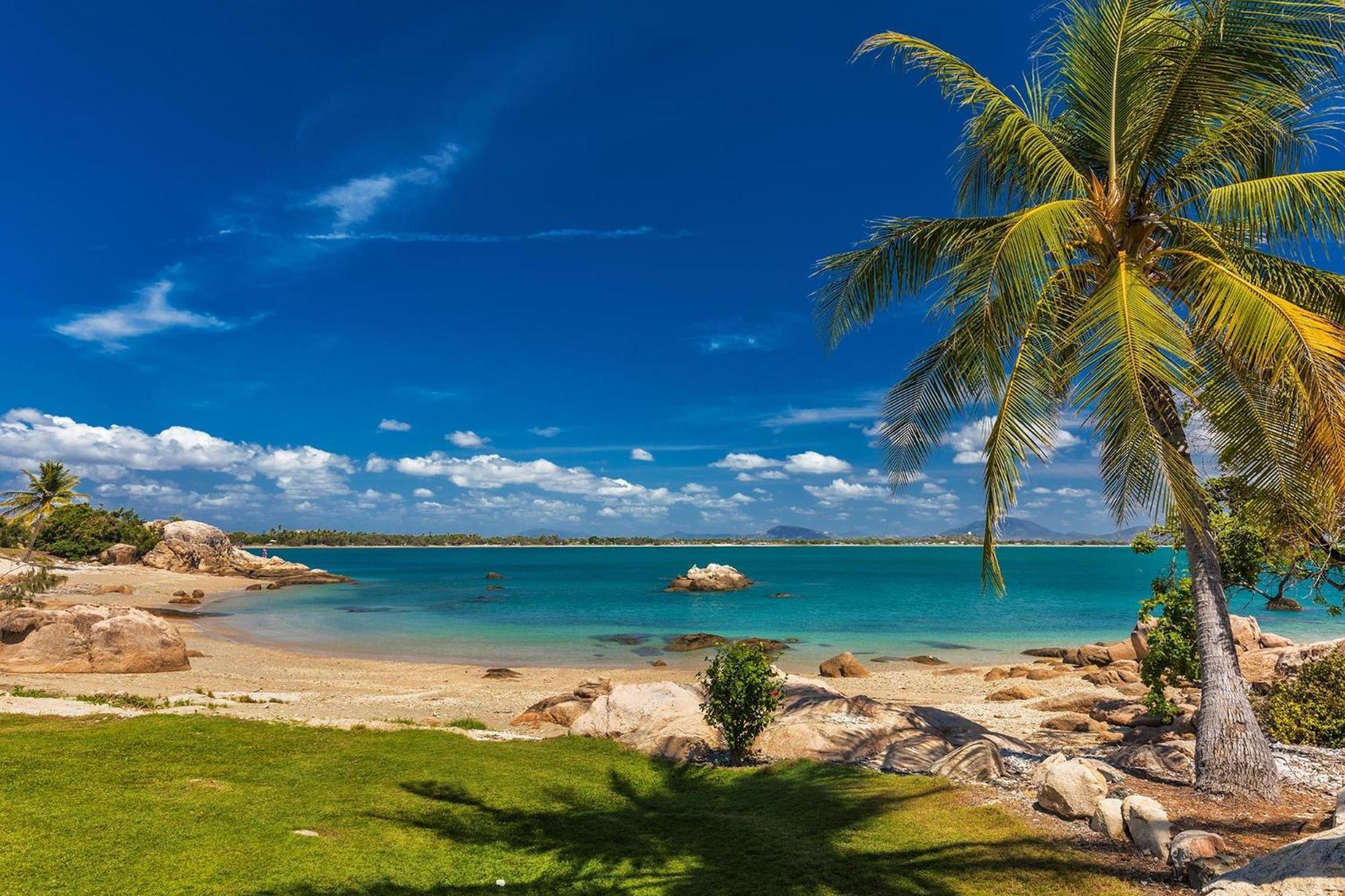 Coral Cove Apartments - Absolute Beachfront Resort Bowen Eksteriør bilde