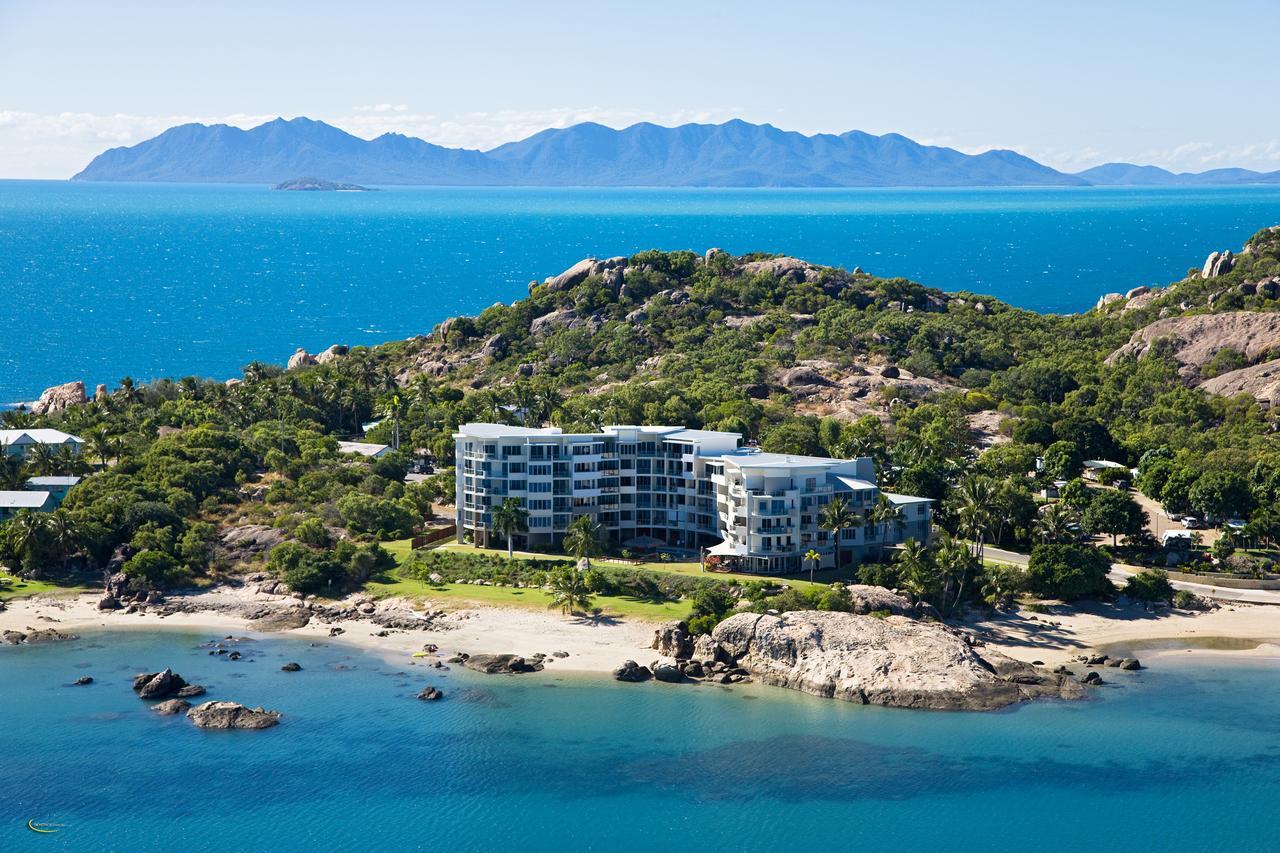 Coral Cove Apartments - Absolute Beachfront Resort Bowen Eksteriør bilde